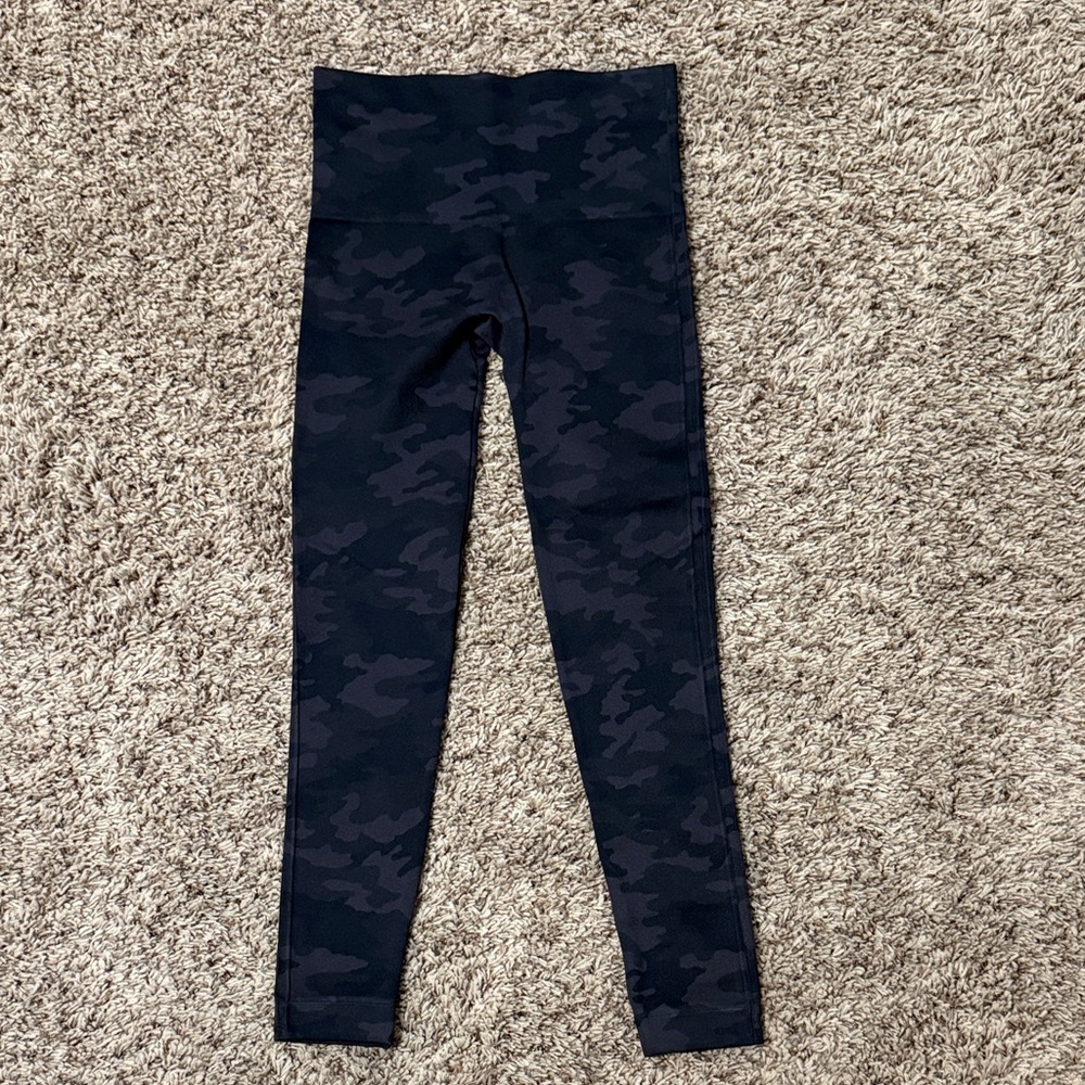 SPANX Dark Camouflage Leggings XS